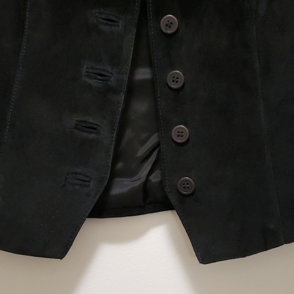 Genuine leather vest by Danier Leather size XS minor signs of wear under armpits - Picture 2 of 6